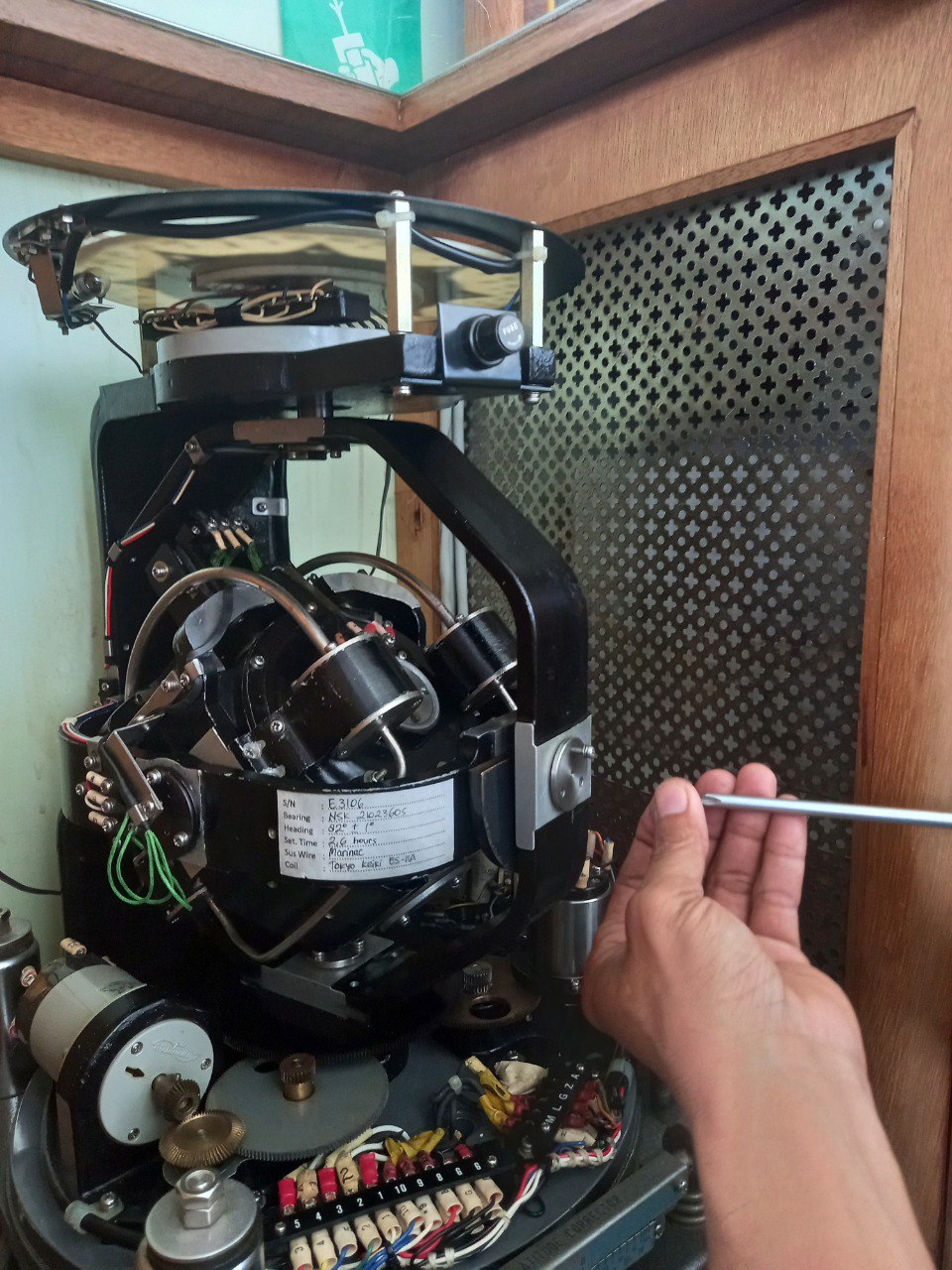 Perbaikan Gyrocompass